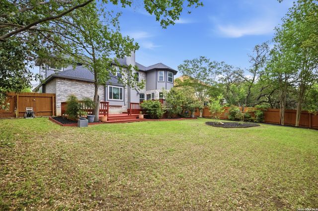 18143 SUMMER KNOLL DR, San Antonio, TX 78258