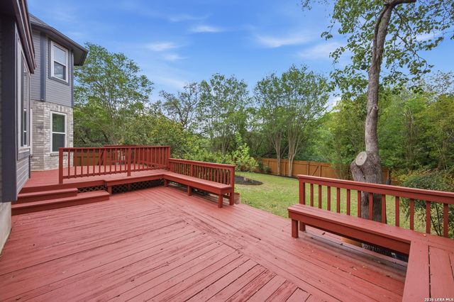 18143 SUMMER KNOLL DR, San Antonio, TX 78258