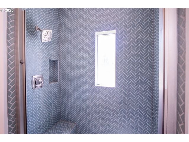 28788 GIMPL HILL Rd, Eugene, OR 97402