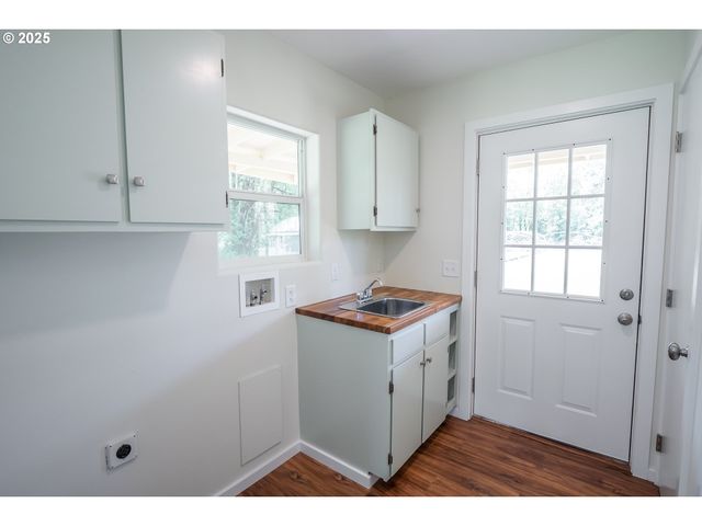 28788 GIMPL HILL Rd, Eugene, OR 97402