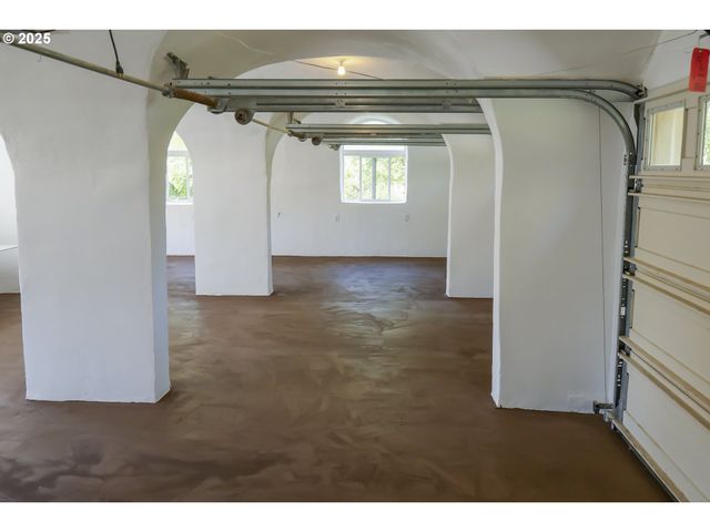 28788 GIMPL HILL Rd, Eugene, OR 97402