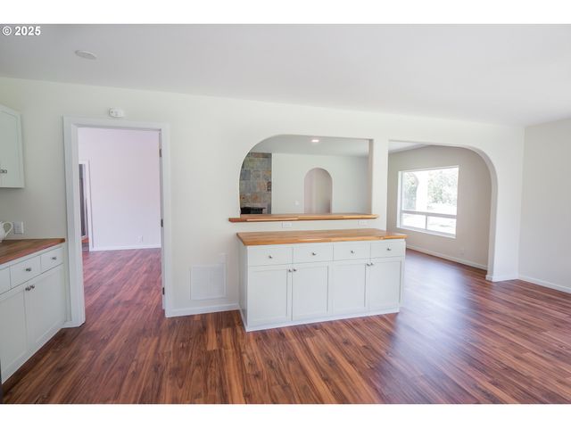 28788 GIMPL HILL Rd, Eugene, OR 97402