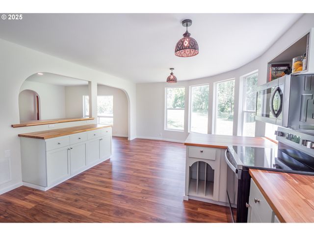 28788 GIMPL HILL Rd, Eugene, OR 97402