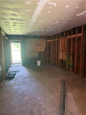 3717 N Brighton Avenue, Kansas City, MO 64117