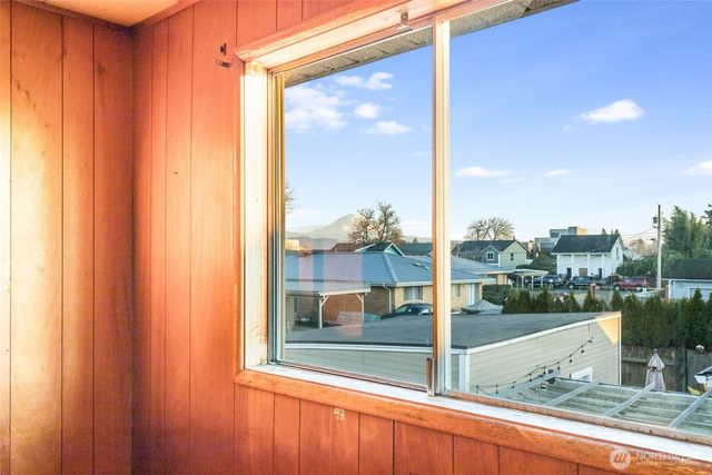 1319 Wood Avenue, Sumner, WA 98390