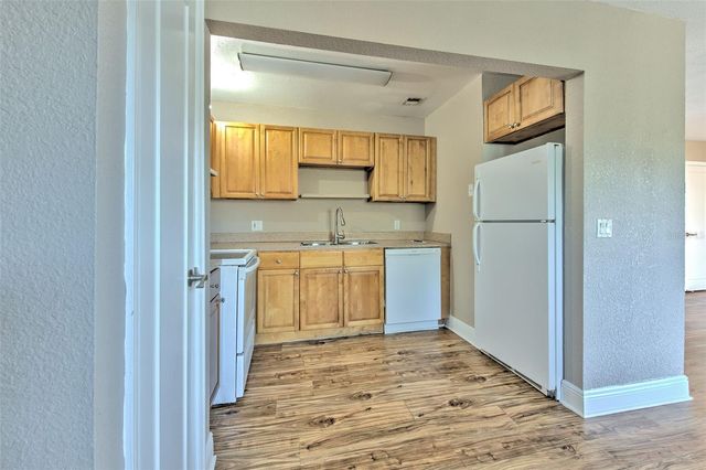 13828 ORANGE SUNSET DRIVE 201, Tampa, FL 33618