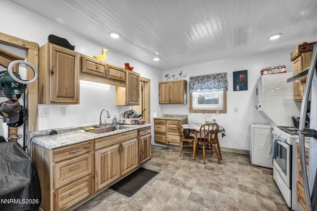 Image 13 of property listing at 112 Keystone Avenue 1/2, Reno, NV 89503