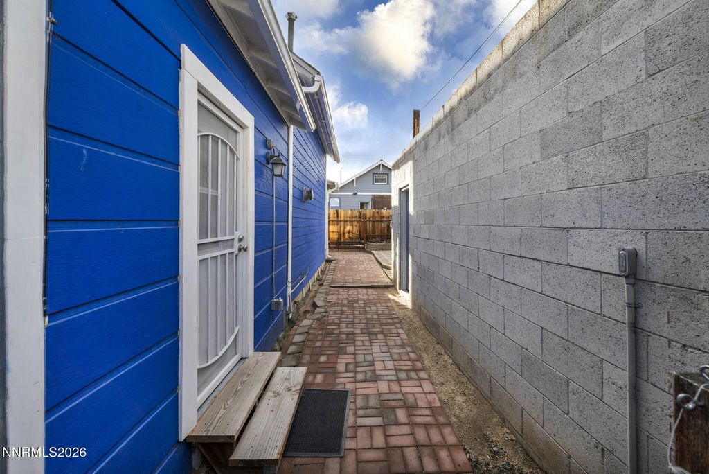 Image 18 of property listing at 112 Keystone Avenue 1/2, Reno, NV 89503