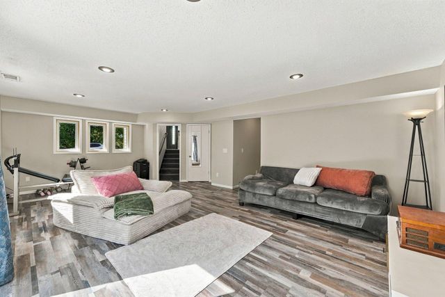 5700 Lexington Avenue N, Shoreview, MN 55126