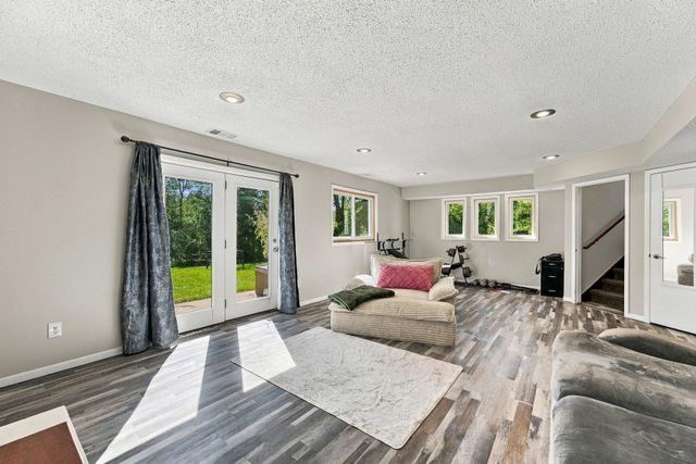 5700 Lexington Avenue N, Shoreview, MN 55126