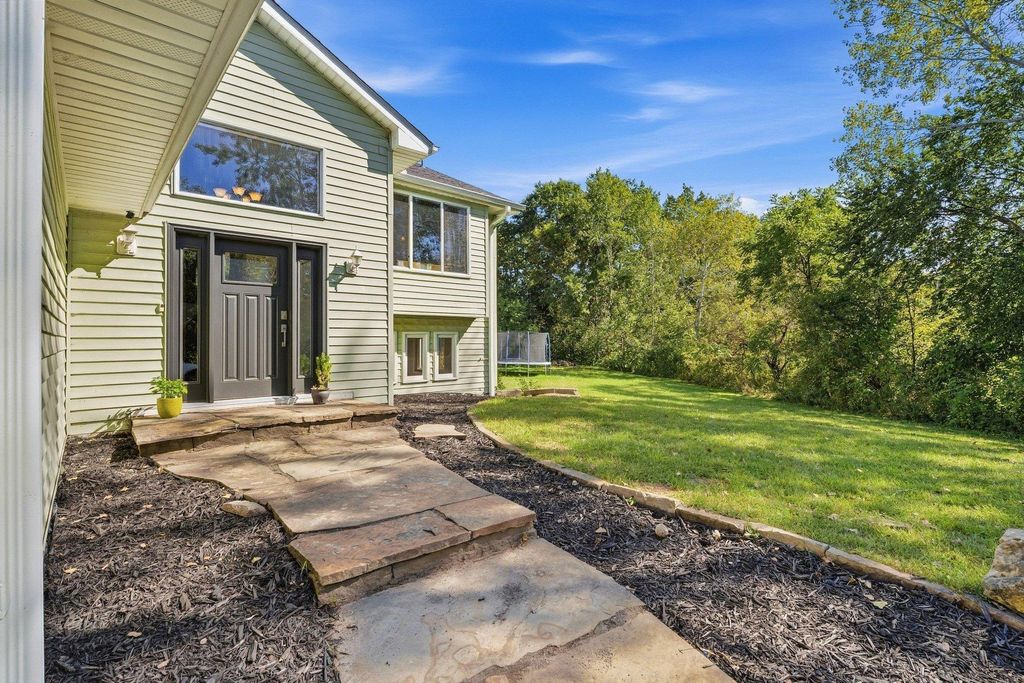 5700 Lexington Avenue N, Shoreview, MN 55126 — photo 2