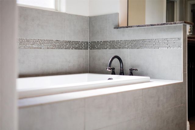 3801 Boone DR, Lago Vista, TX 78645