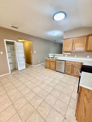 531 N Juneau Avenue, Lubbock, TX 79416