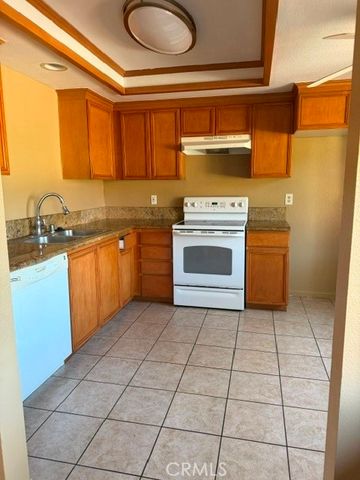 1518 Border B, Corona, CA 92882