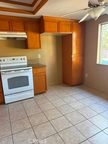 1518 Border B, Corona, CA 92882