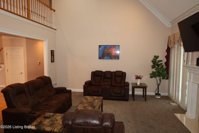 7606 Kendrick Crossing Ln, Louisville, KY 40291