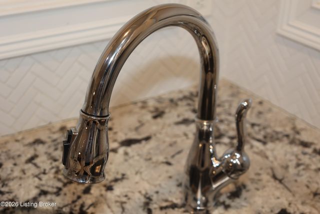 7606 Kendrick Crossing Ln, Louisville, KY 40291