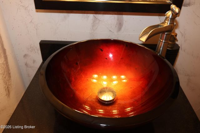 7606 Kendrick Crossing Ln, Louisville, KY 40291