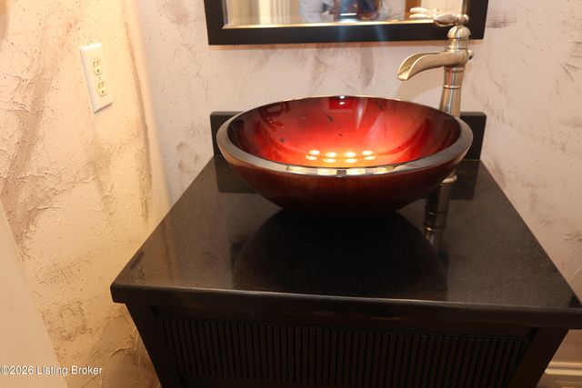 7606 Kendrick Crossing Ln, Louisville, KY 40291