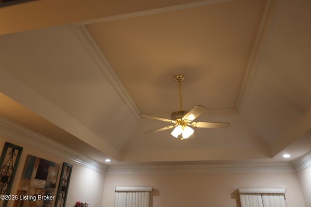 7606 Kendrick Crossing Ln, Louisville, KY 40291