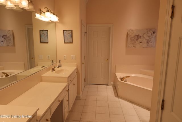 7606 Kendrick Crossing Ln, Louisville, KY 40291