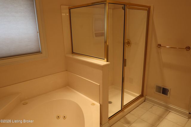 7606 Kendrick Crossing Ln, Louisville, KY 40291