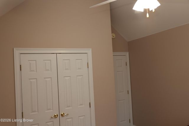 7606 Kendrick Crossing Ln, Louisville, KY 40291