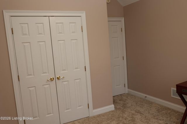 7606 Kendrick Crossing Ln, Louisville, KY 40291