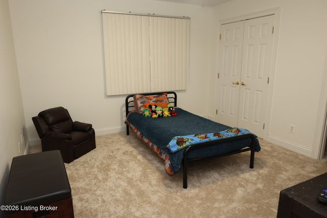 7606 Kendrick Crossing Ln, Louisville, KY 40291