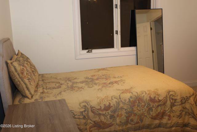 7606 Kendrick Crossing Ln, Louisville, KY 40291