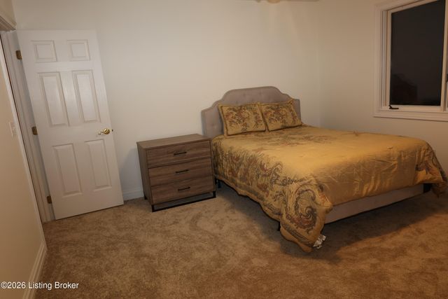 7606 Kendrick Crossing Ln, Louisville, KY 40291