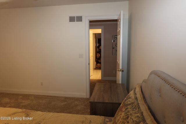 7606 Kendrick Crossing Ln, Louisville, KY 40291