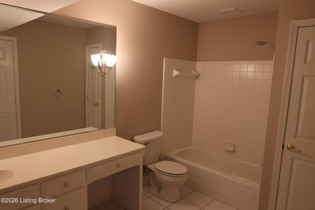 7606 Kendrick Crossing Ln, Louisville, KY 40291