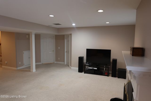 7606 Kendrick Crossing Ln, Louisville, KY 40291