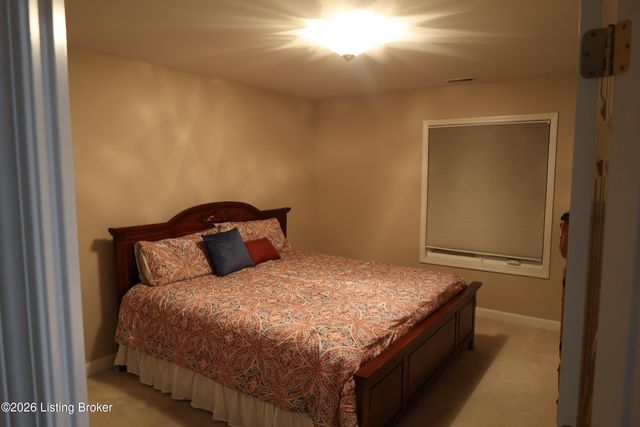 7606 Kendrick Crossing Ln, Louisville, KY 40291