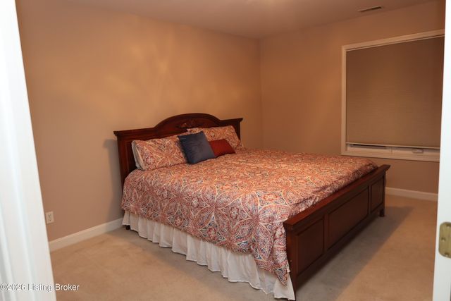 7606 Kendrick Crossing Ln, Louisville, KY 40291