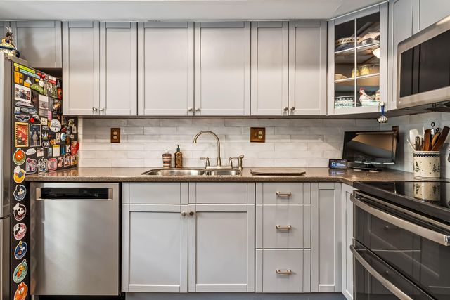 9533 NW 2ND Place 2-L, Coral Springs, FL 33071
