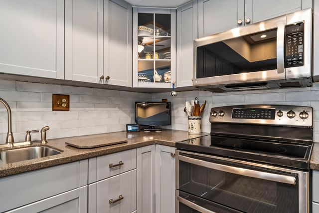 9533 NW 2ND Place 2-L, Coral Springs, FL 33071