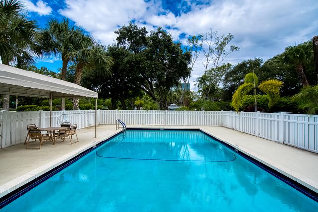 9533 NW 2ND Place 2-L, Coral Springs, FL 33071