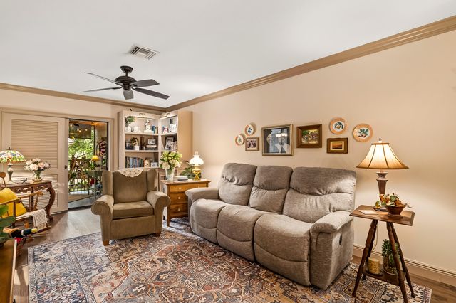 9533 NW 2ND Place 2-L, Coral Springs, FL 33071
