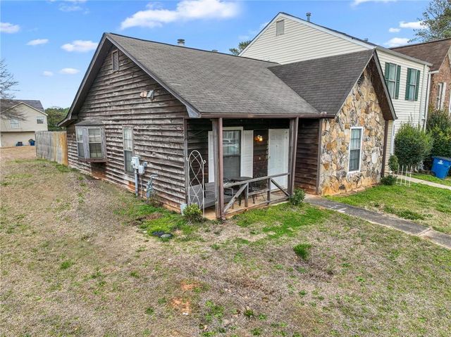 8260 Canyon Forge Drive, Riverdale, GA 30274