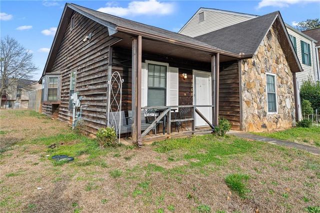 8260 Canyon Forge Drive, Riverdale, GA 30274