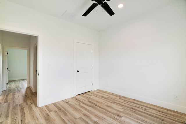 204 Private Road 33083, Sumner, TX 75486