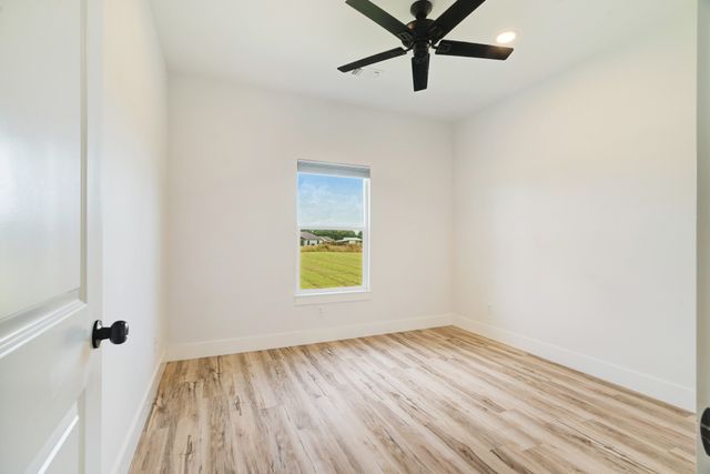 204 Private Road 33083, Sumner, TX 75486
