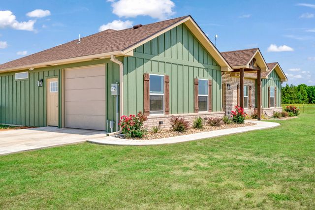 204 Private Road 33083, Sumner, TX 75486