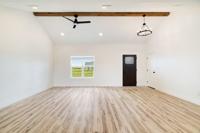 204 Private Road 33083, Sumner, TX 75486