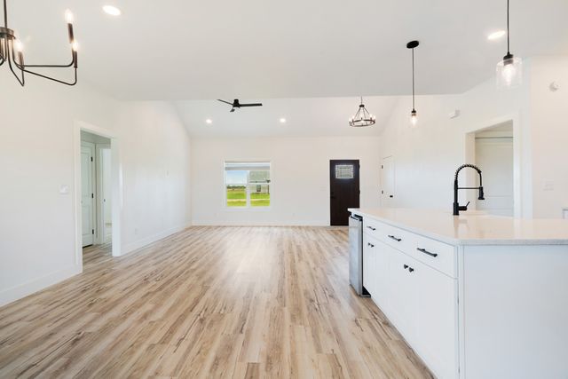 204 Private Road 33083, Sumner, TX 75486