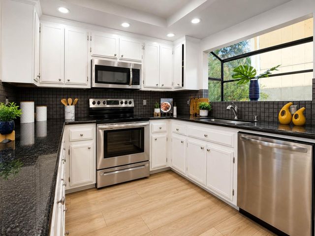 27 El Camino Real 1, Burlingame, CA 94010
