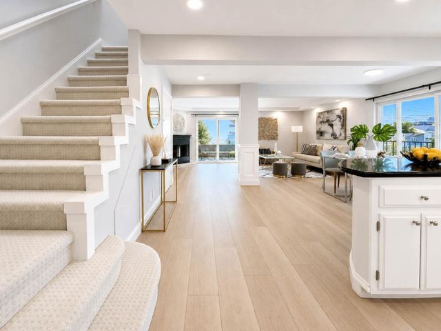 27 El Camino Real 1, Burlingame, CA 94010
