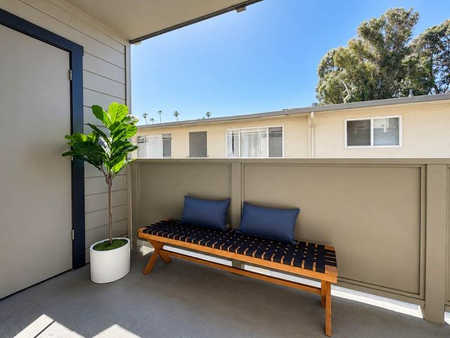 27 El Camino Real 1, Burlingame, CA 94010